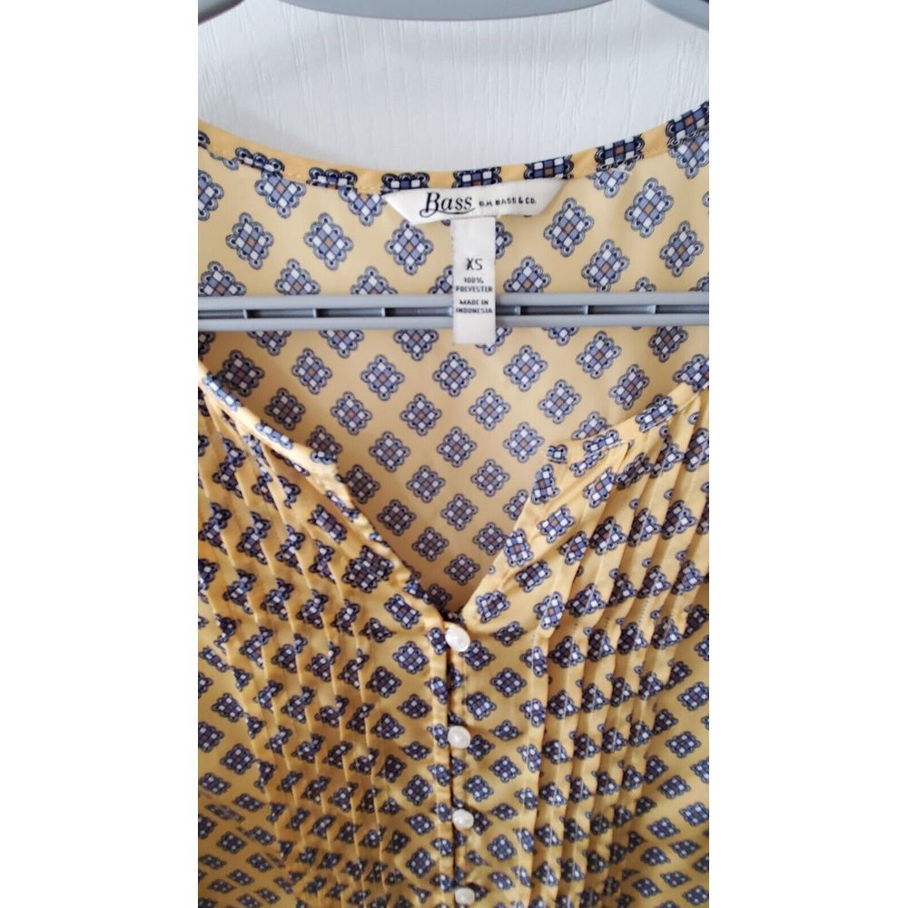 G.H. Bass & Co Women's Blouse Long Sleeve Button Up Yellow Satin Size XS - Picture 5 of 8